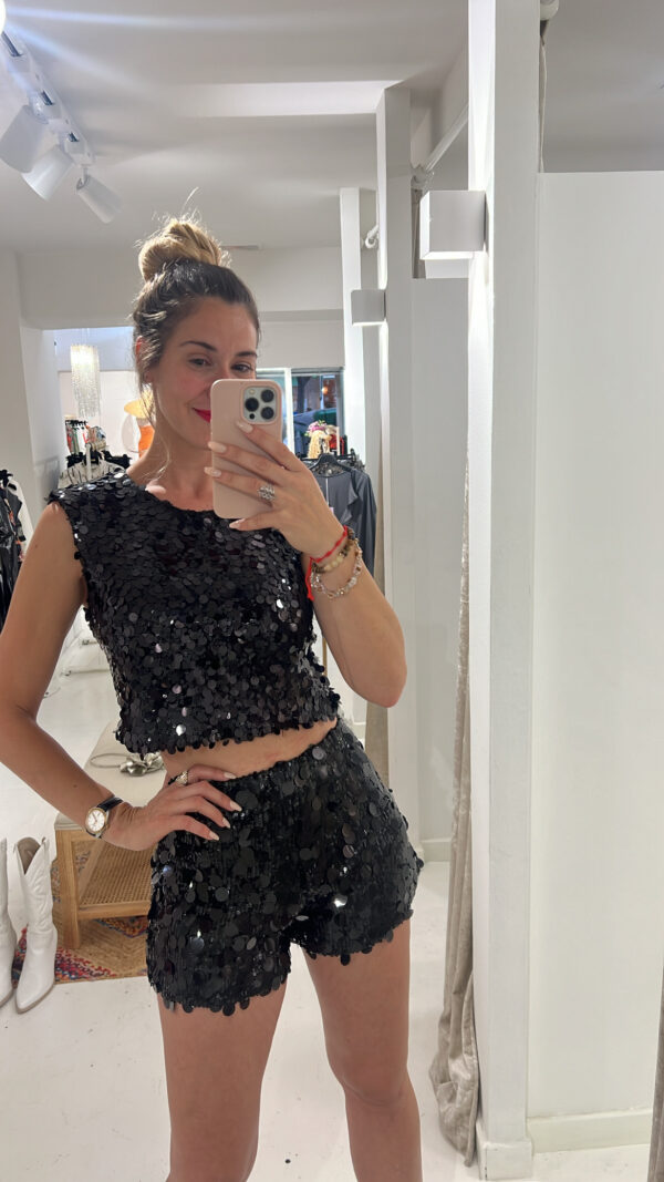 conjunto lentejuelas negro