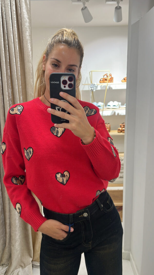 Jersey rojo con corazones animal print