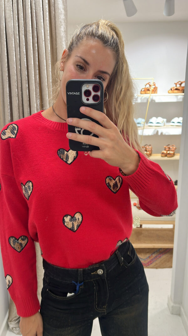 Jersey rojo con corazones animal print