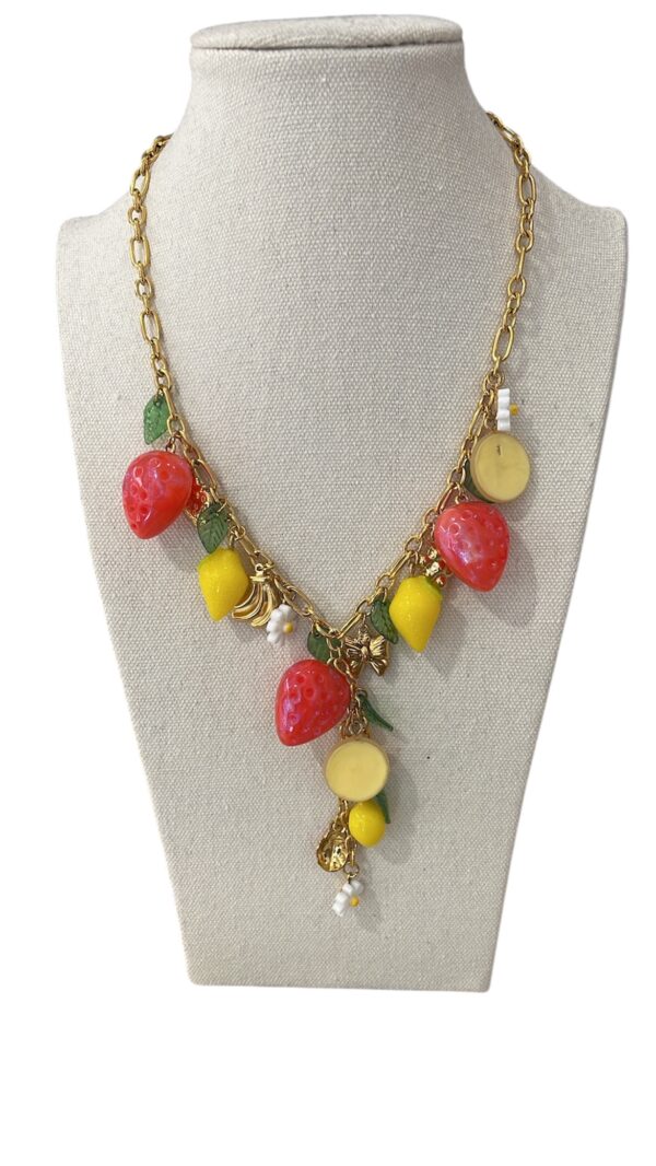 Collar frutitas. Dorado