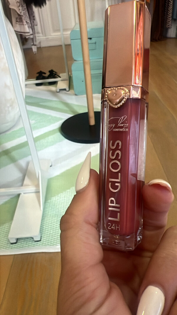 Lip gloss mate 11