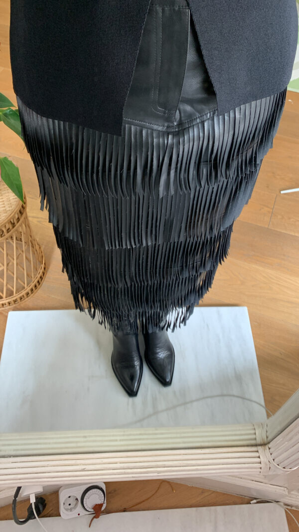 Falda Dakota negra