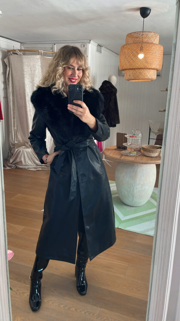 Abrigo ecopiel paul negro