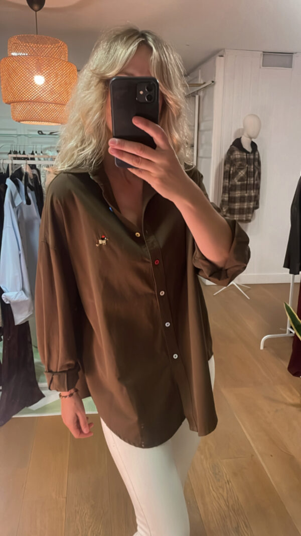 Camisa teckel marrón