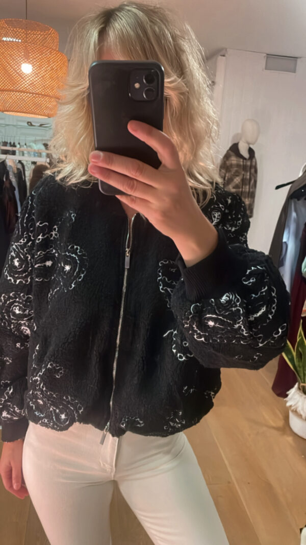 Chaqueta borreguillo pasley negra
