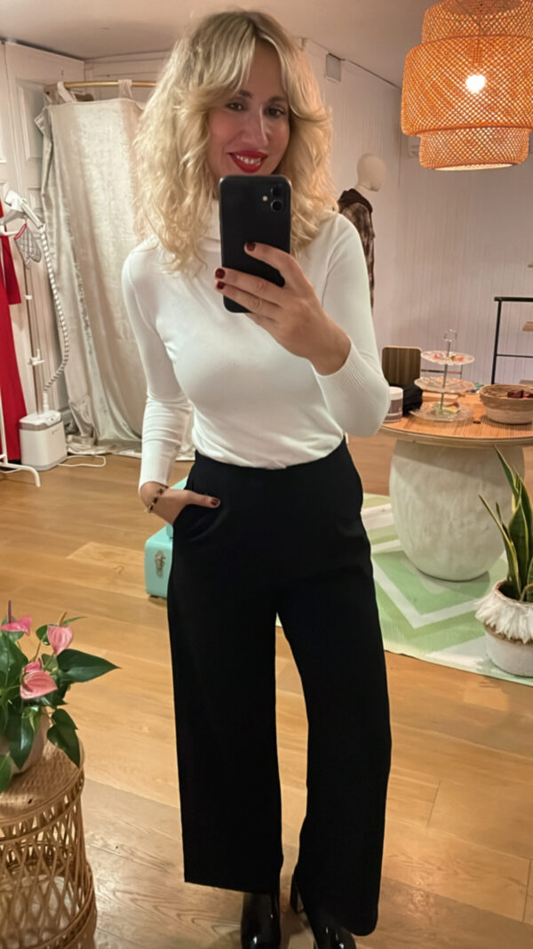 Suéter cuello vuelto blanco