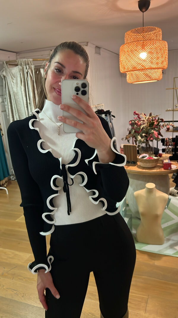 Top Lolita negro ribete blanco