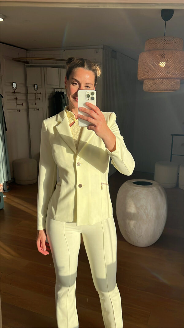 Chaqueta Victoria mantequilla