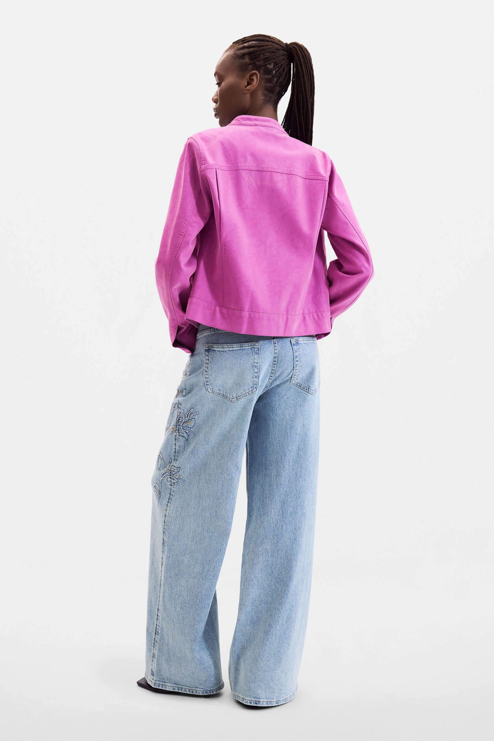 chaqueta efecto piel rosa