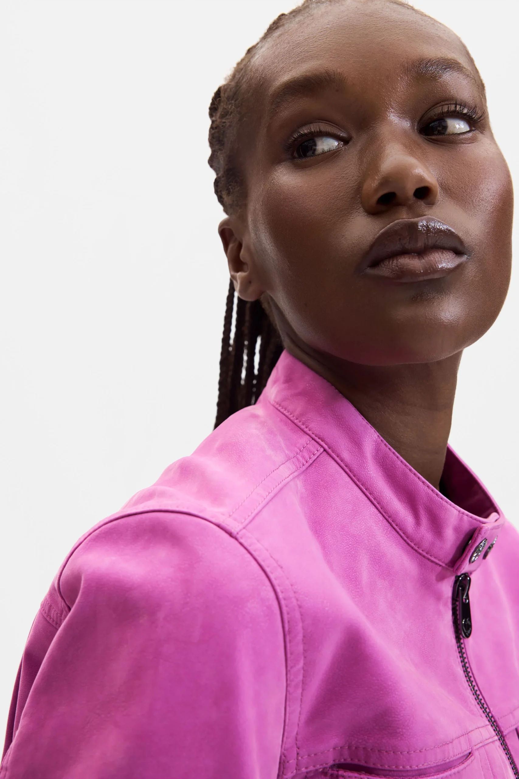 chaqueta efecto piel rosa