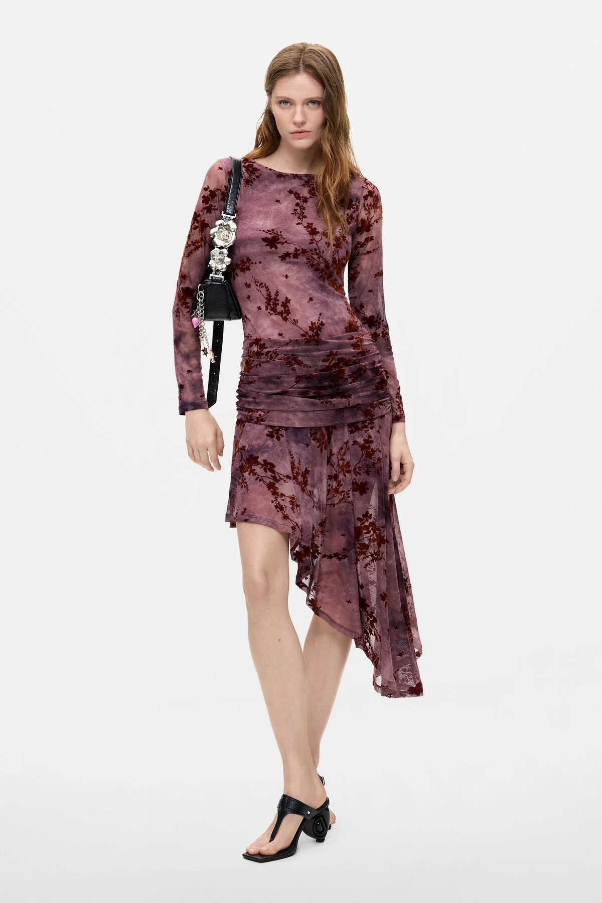 Vestido flocado asimétrico