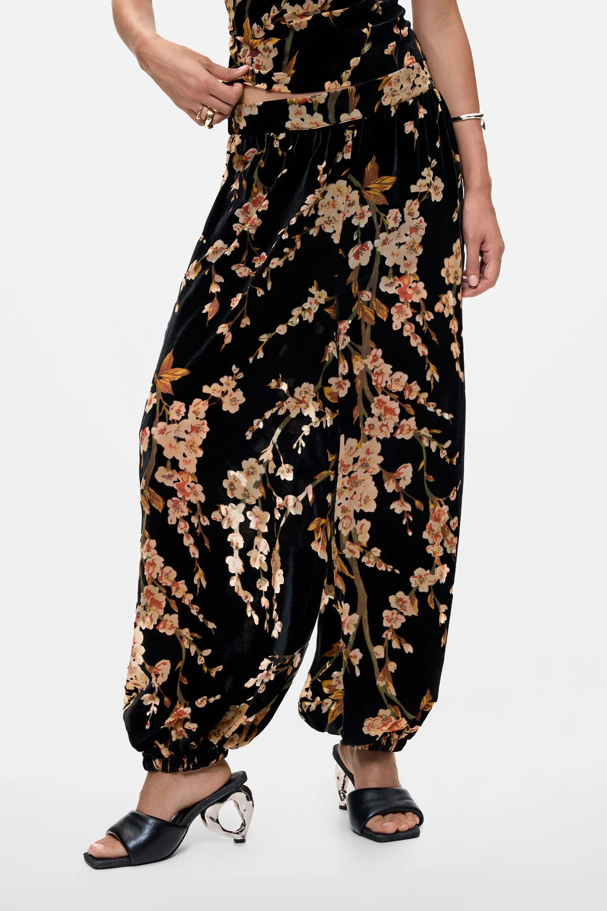 Pantalón balón flores terciopelo
