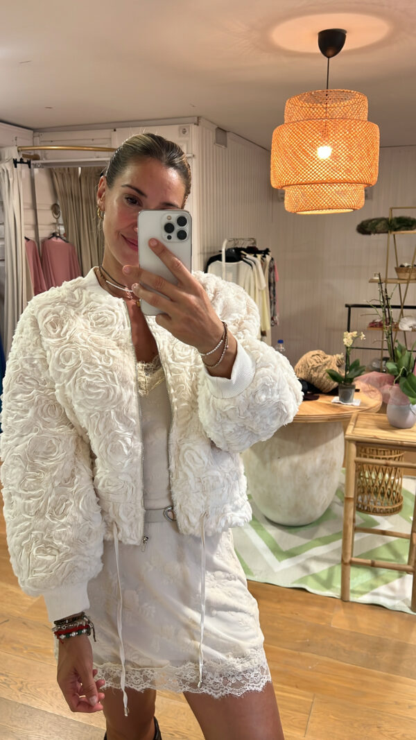 Chaqueta flor bone