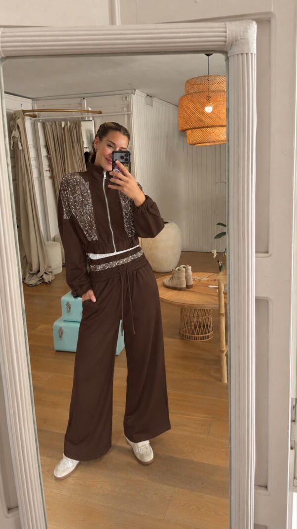 Conjunto shine sin capucha chocolate