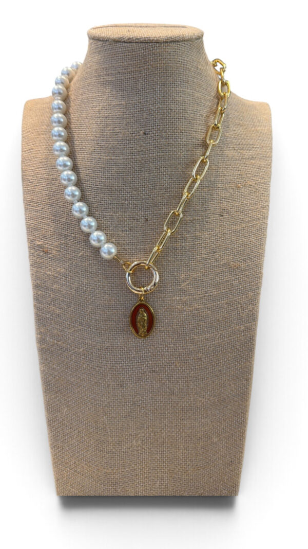 Collar virgen rojo