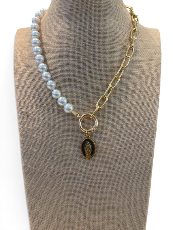 Collar virgen negro